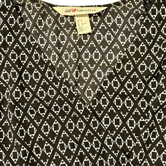 H & M Coachella Boho Festival Black & White Romper Long Sleeves w/Fringe Size 4 - Picture 3 of 7